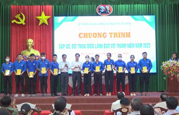  Lãnh đạo huyện Mỹ Xuyên gặp gỡ, đối thoại với thanh niên năm 2023